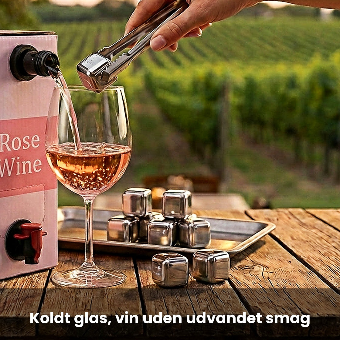 Stålterninger i et glas rosé